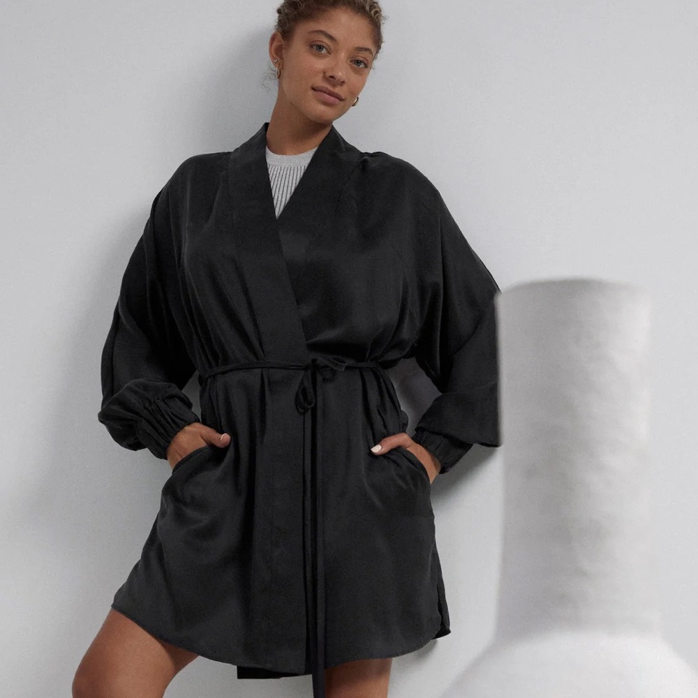 Lunya Washable Silk Robe Short Black No Tie Size 2XL/3XL - Picture 6 of 6